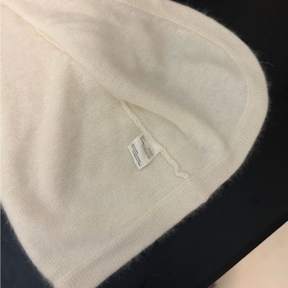 Escada Ivory Short-Sleeve Cropped Cardigan Sweater – Size XL - Picture 3 of 9